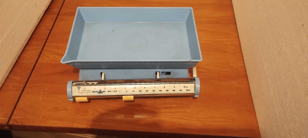 Waga kuchenna bezodważnikowa z czasów PRL-u