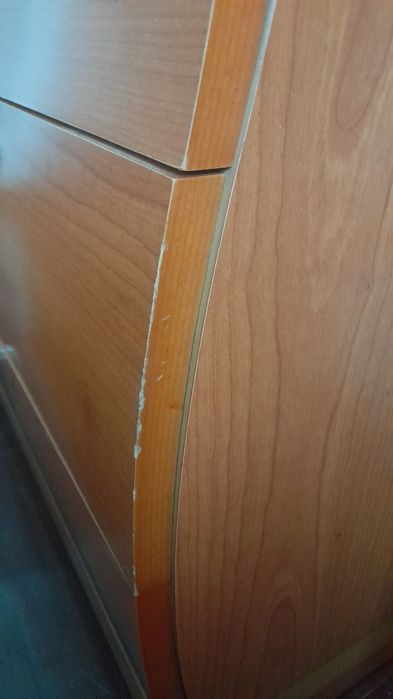 Cama elevatória com colchão mesinhas de cabeceira e comoda