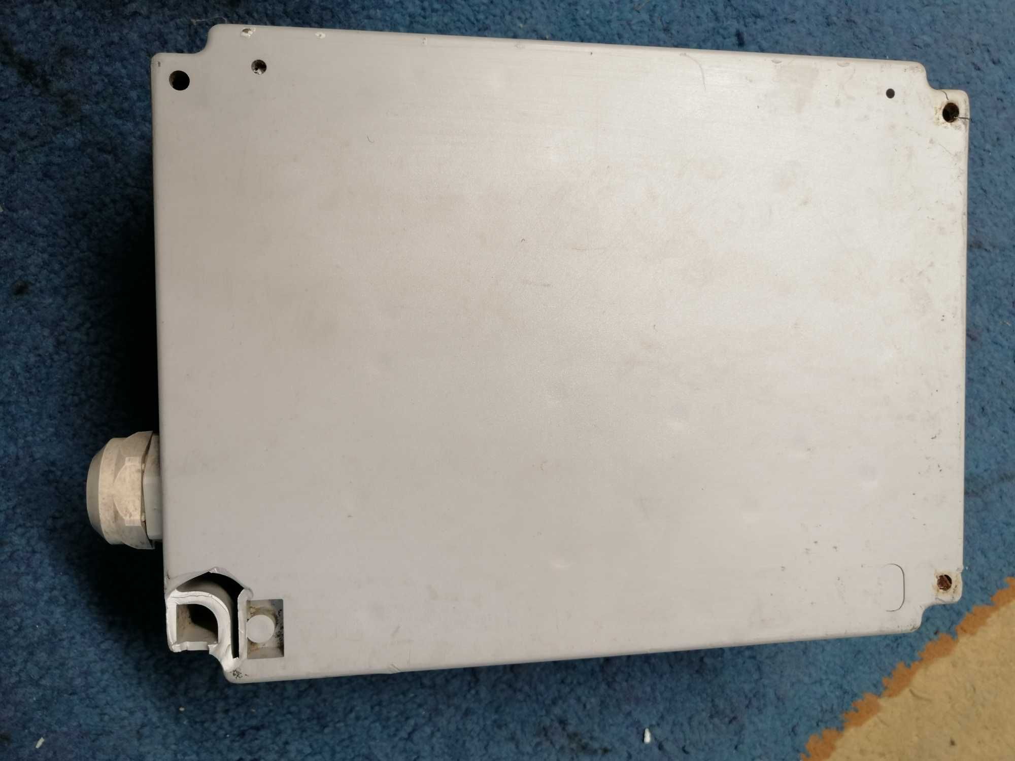 2 Braços de motor com caixa de comandos