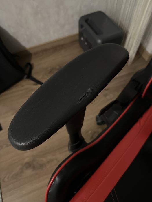 Продам крісло dx racer p series