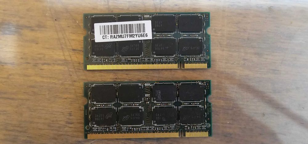 Оперативна пам'ять для ноутбука 2Gb DDR2 800 MHz Micron