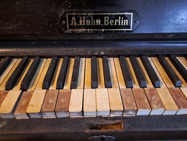 Pianino A.Huhn.Berlin