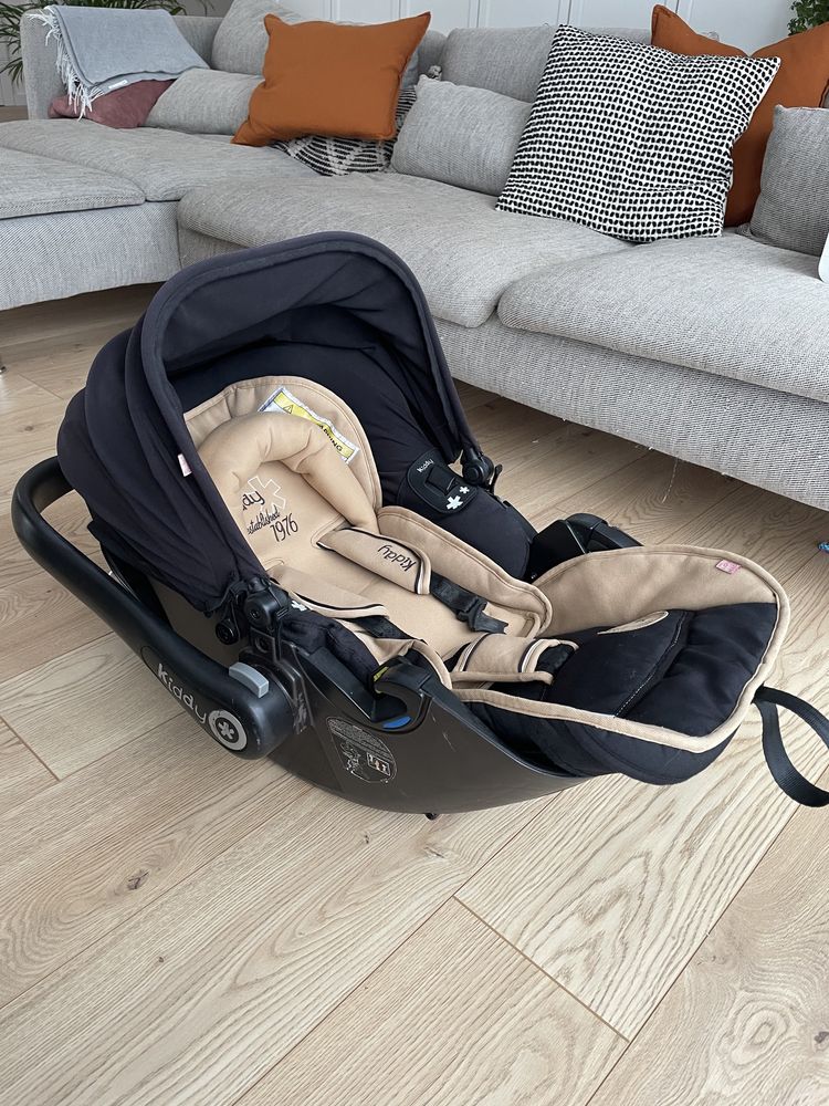 Fotelik Kiddy Evolution pro 2 i Isofix base 2