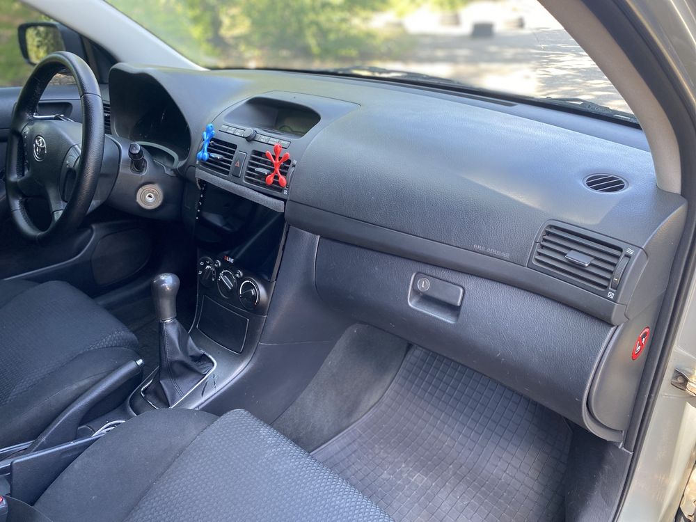 Toyota Avensis 2.0