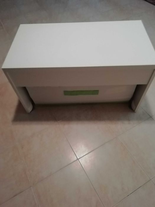 Conjunto de banco e baú de arrumação