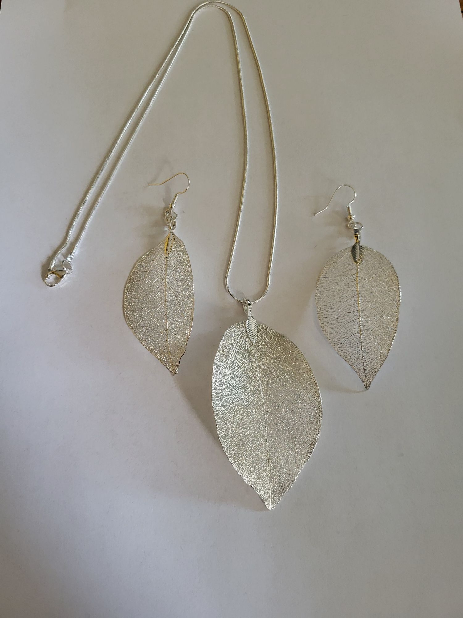 Zestaw kolczyki łańcuszek liść liście kolor srebrny