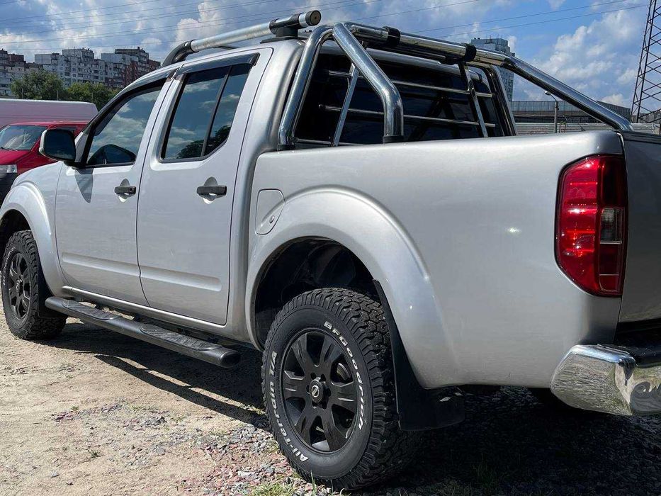 Nissan Navara 2.5 автомат