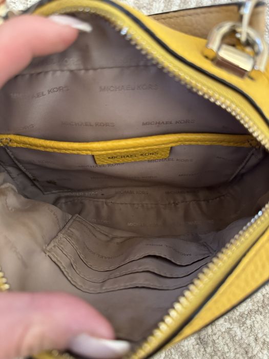 Жовта сумка шкіряна michael kors оригінал