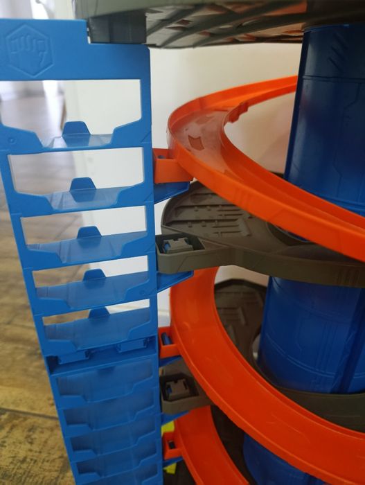 Hot wheels city mega мегагараж