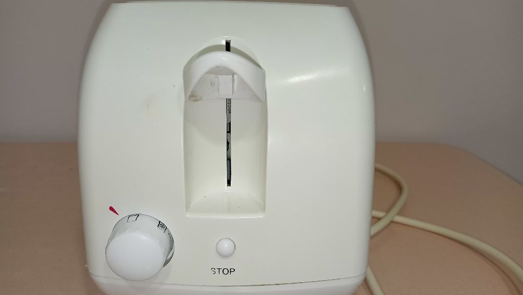 Тостер Saturn ST 1020 в гарному стані