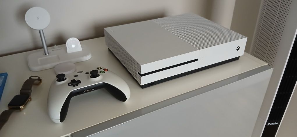Xbox One S 1TB z dyskiem SSD. Gra gratis.