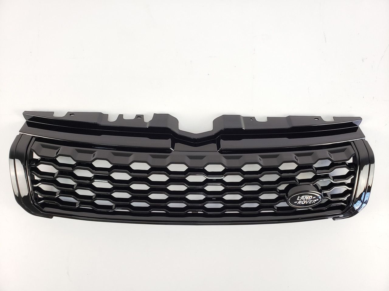 Решетка радиатора на Range Rover Evoque 2015-2018  Черная