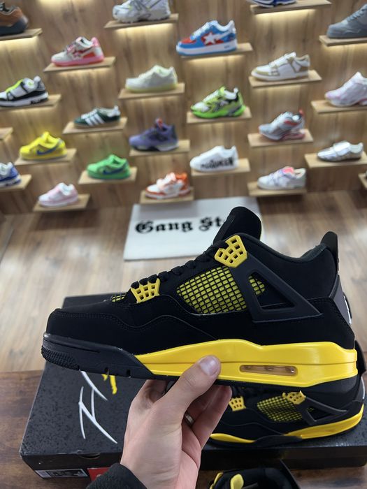 Кросівки Nike Air Jordan 4 Thunder Yellow Retro