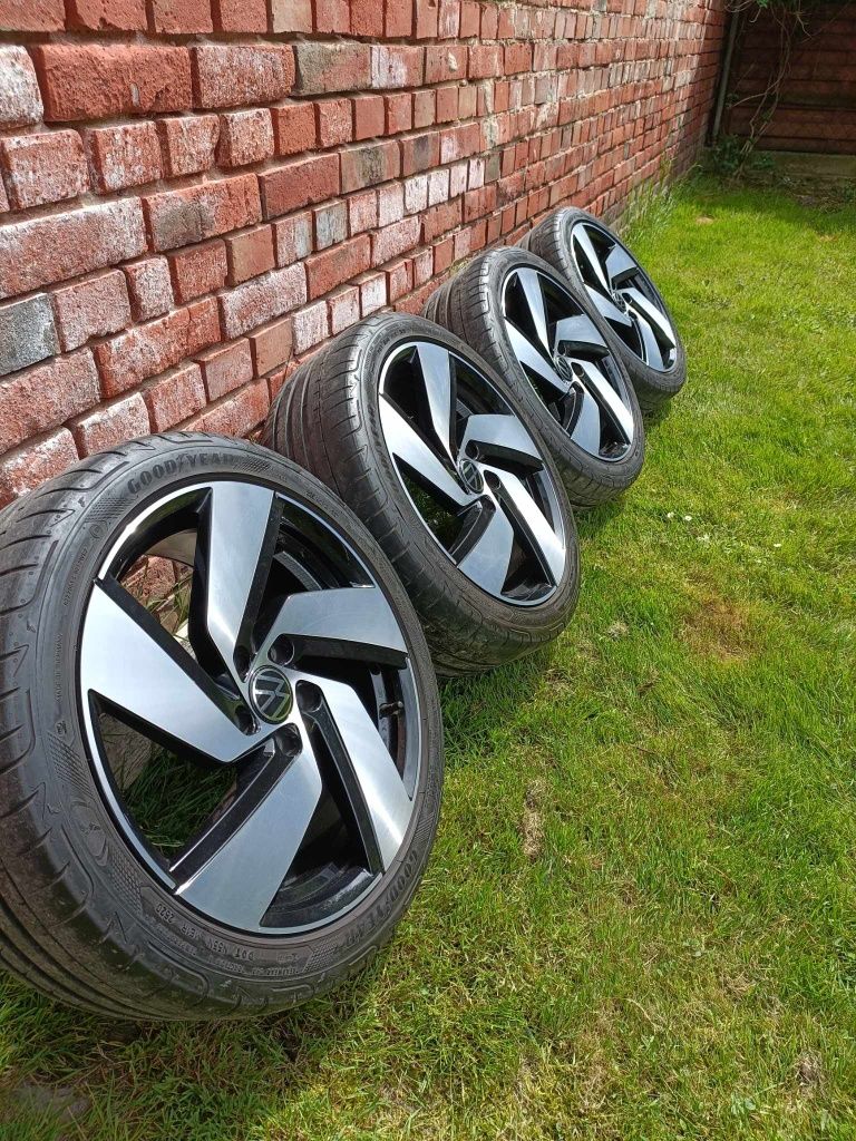 Alufelgi VW Golf GTI 18 5x112 et 51 7.5J opony lato