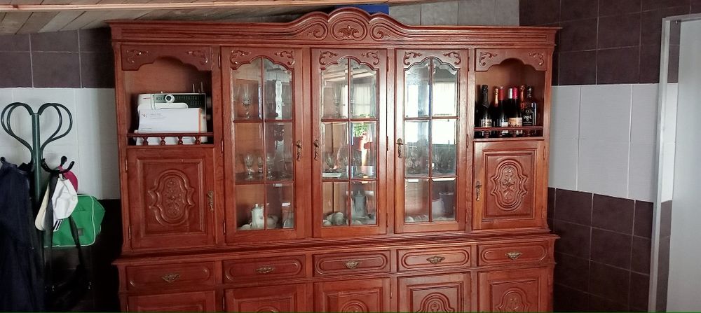 Móvel louceiro antigo