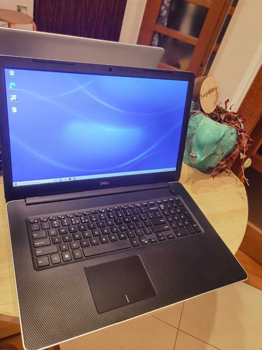 Dell Octacore 17.3" i7/8GB/1TB_Nvme como novo