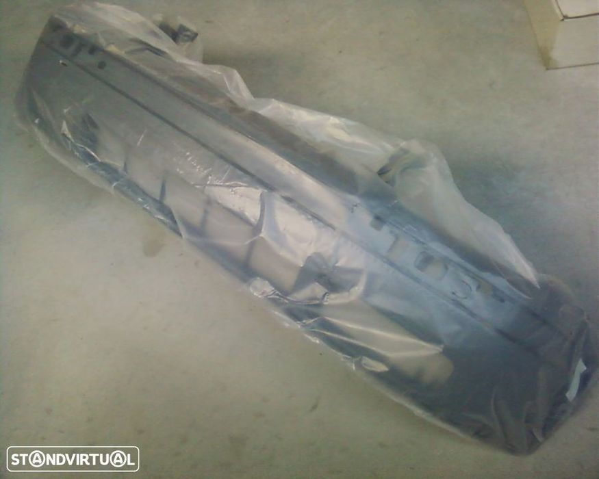 Parachoques da frente Vw Golf IV (NOVO)