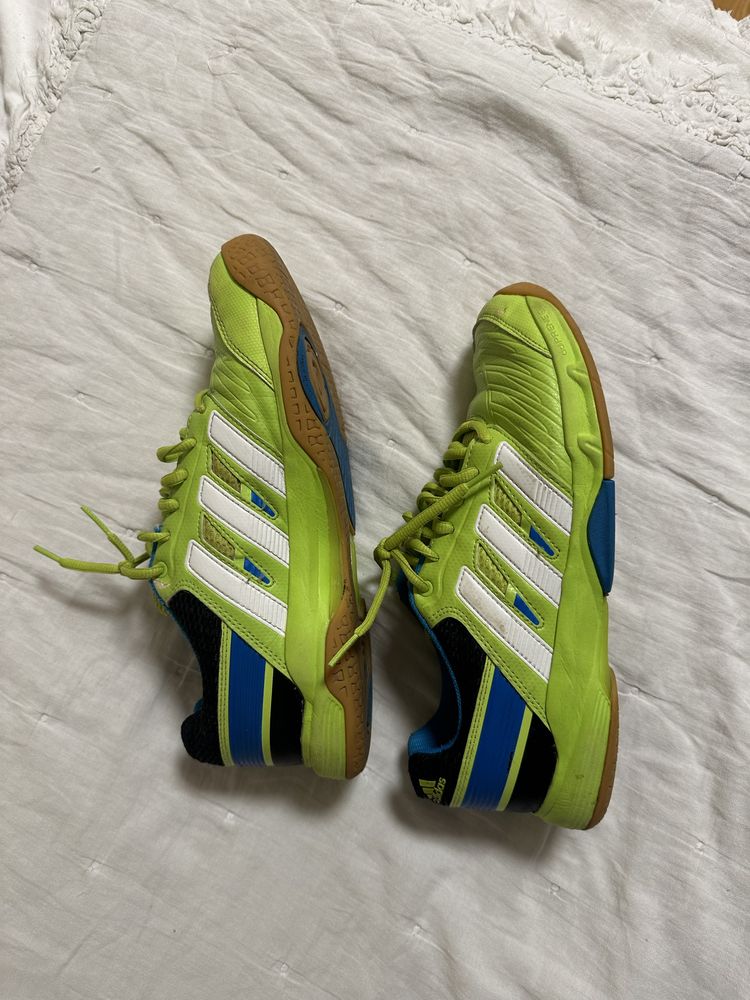 Adidas trampki buty Court Stabil 10.1 D67036
