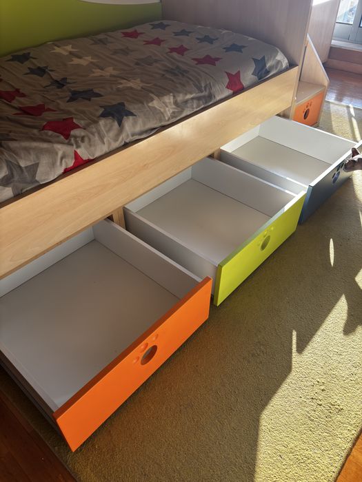 Mobilia de quarto infantil/juvenil