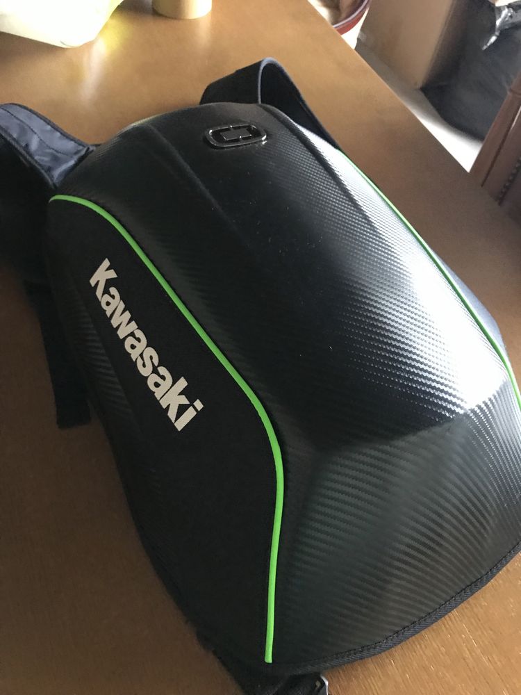 Mochila rigida Kawasaki