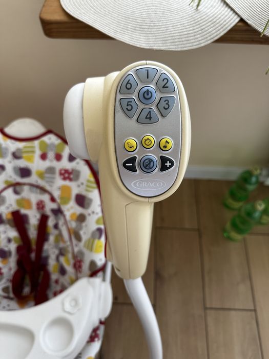 Дитячий стілець гойдалка шезлог Graco