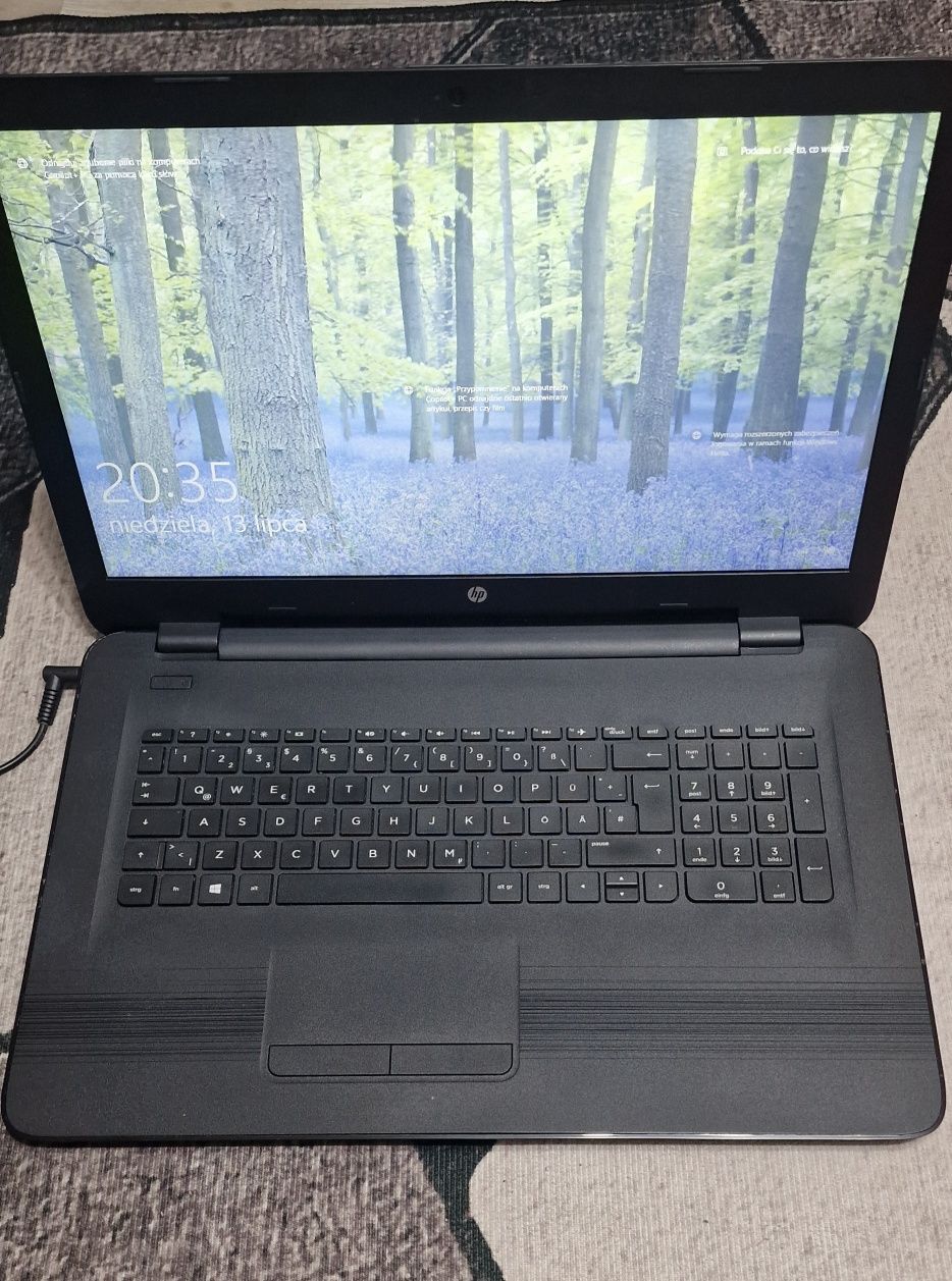 Laptop marki hp 17