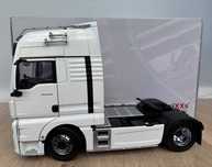 MAN TGX XXL 2018 (White) Premium ClassiXXs 1:18