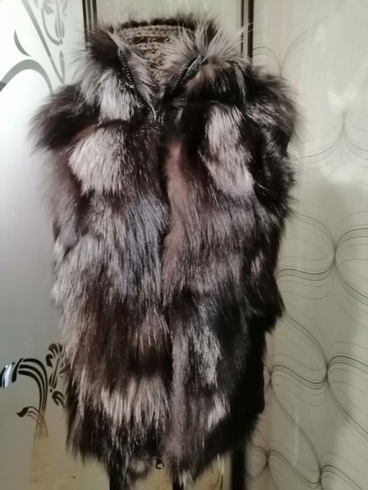 Жилеты женские меховые