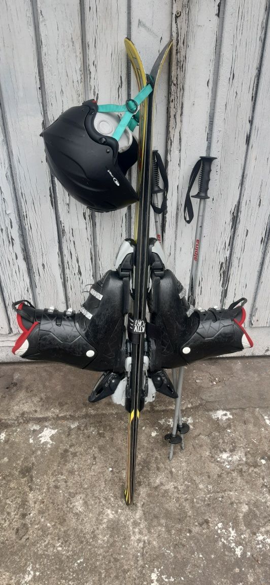 Komplet narty volki 120cm  buty kask i kijki