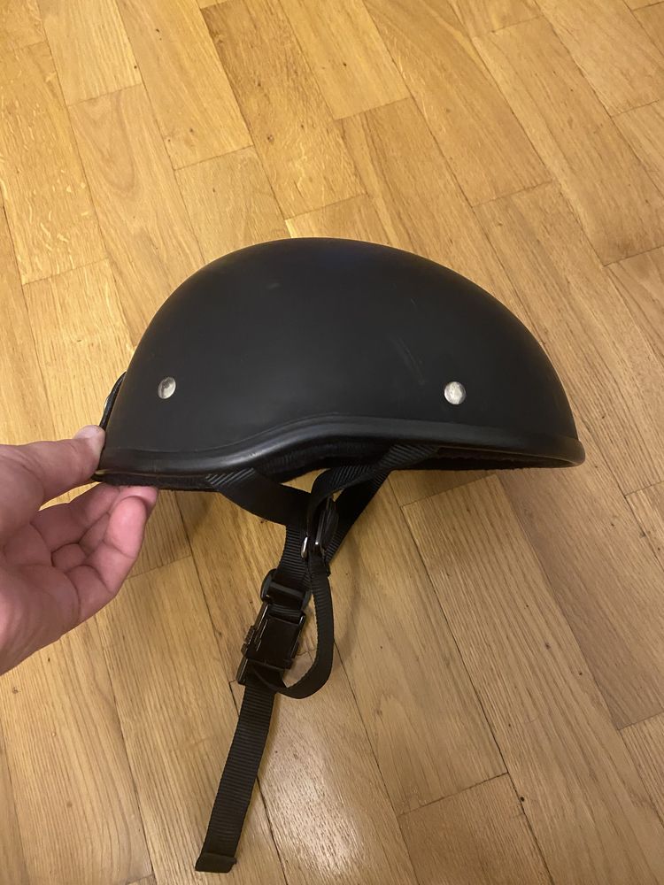 Мото шлем .