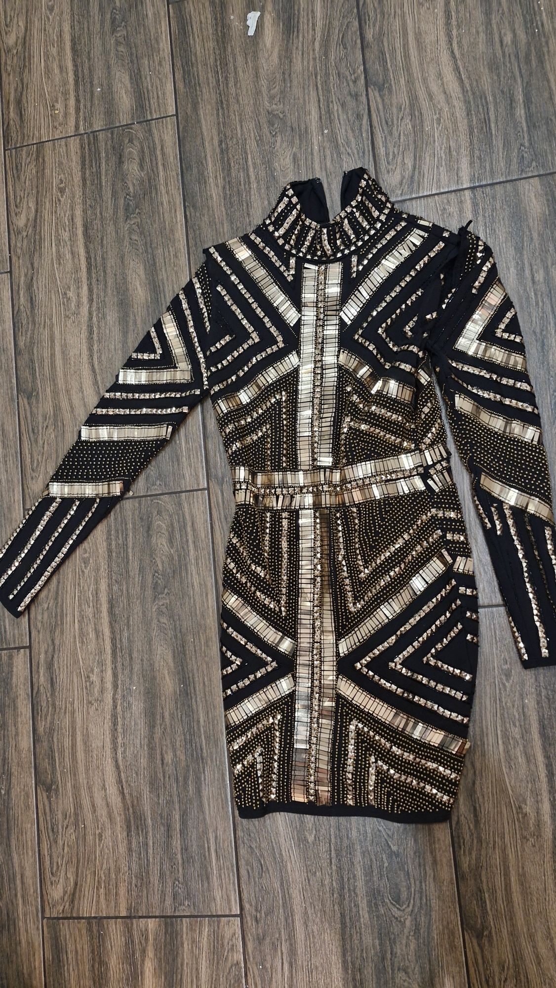Sukienka cekiny r. M L guess asos