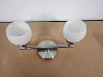 Lampa sufitowa srebrny mat, mleczne klosze ruchome.