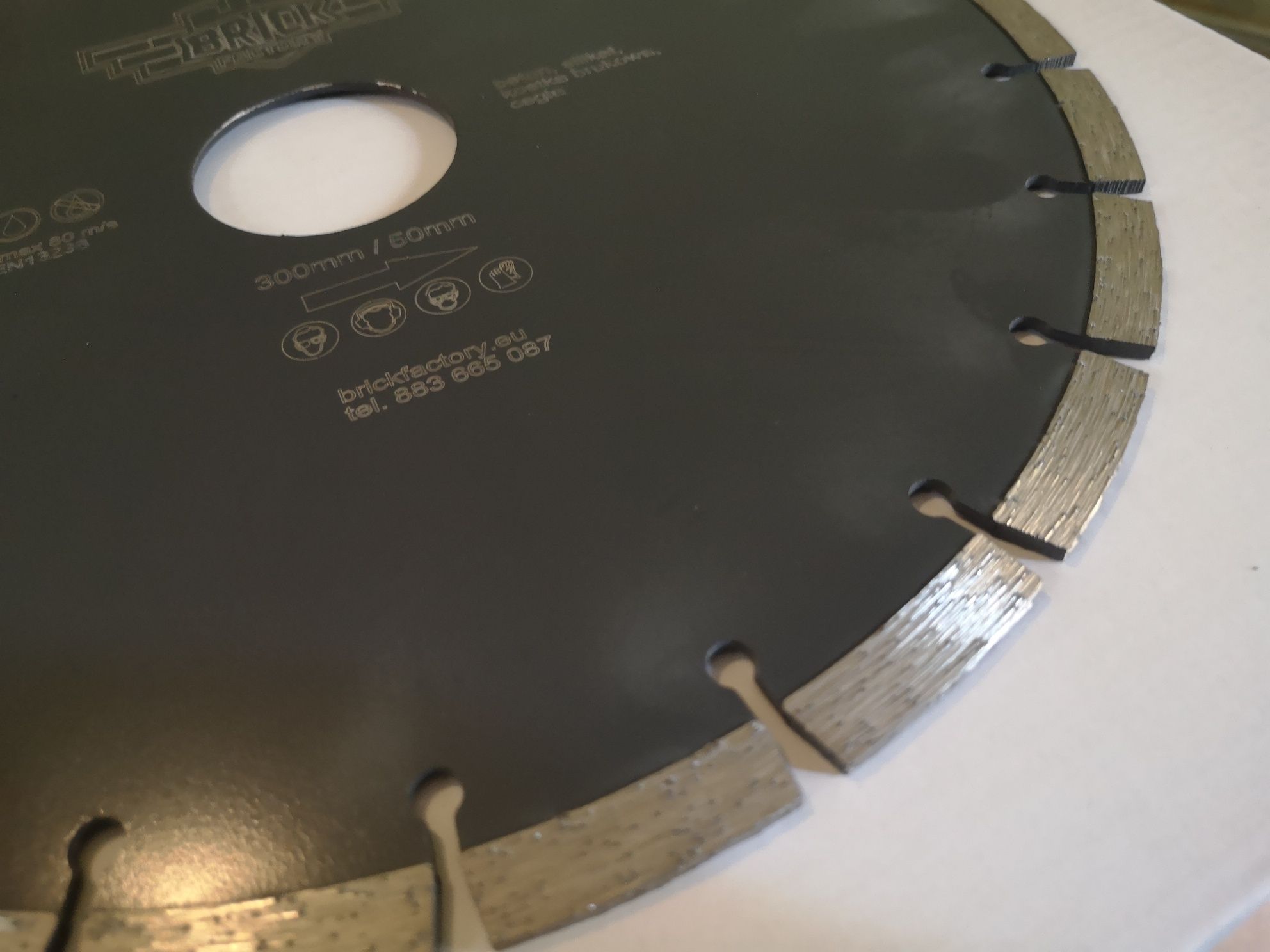 Tarcza diamentowa 300x50 do cięcia cegieł