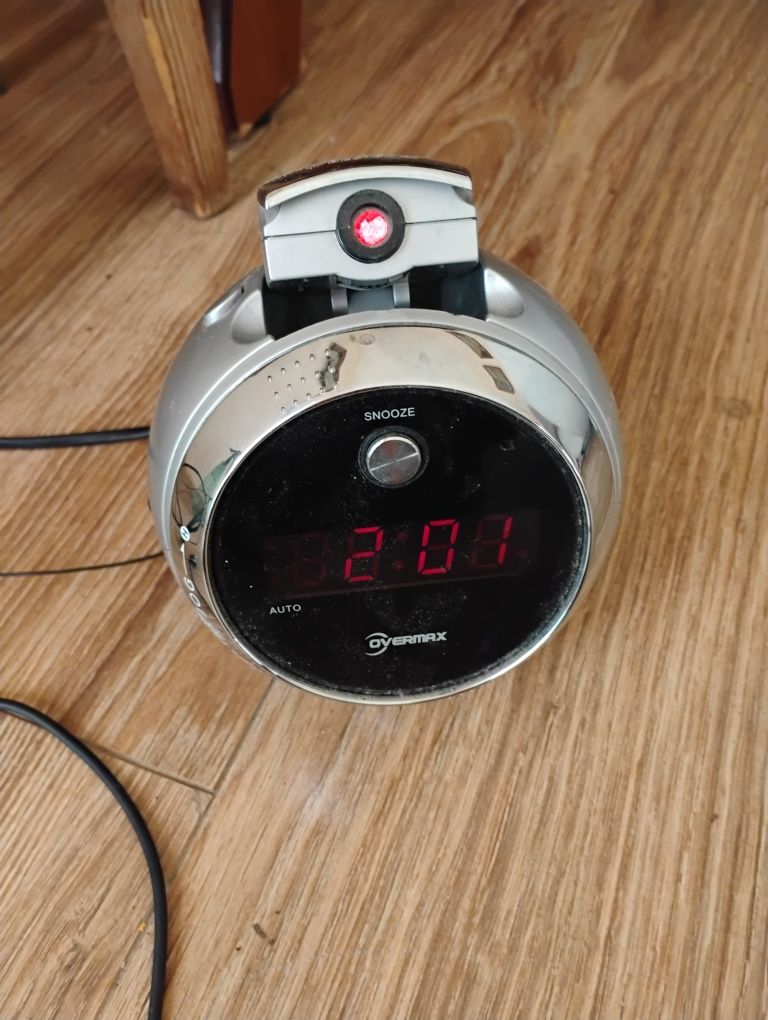 Radio z projektorem
