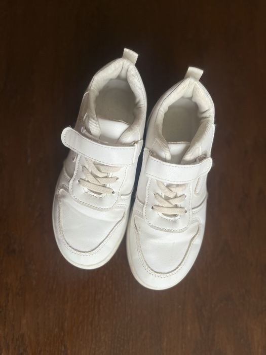 Кросівки дитячі білі