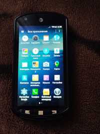 Продам мобільний телефон куасера Е6560 андроїд.