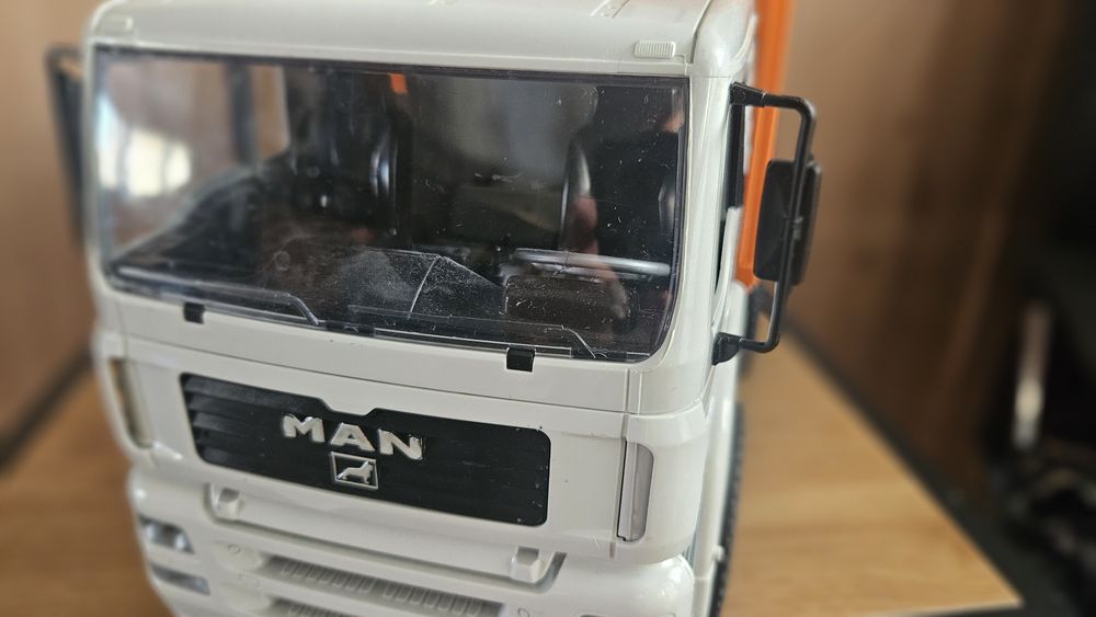 Bruder MAN TGA 02772 śmieciarka z tylnym załadunkiem