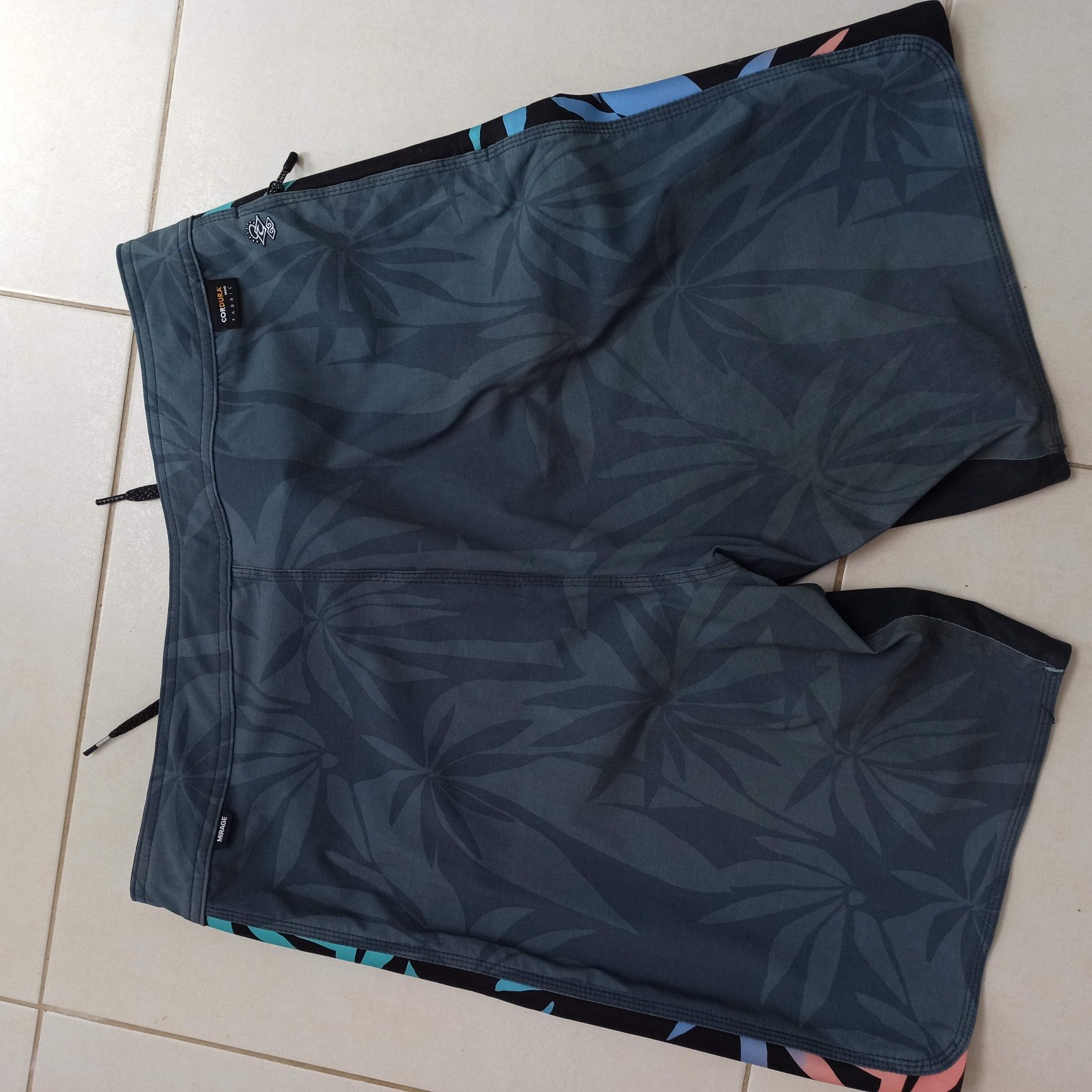 Ripcurl boardshort 19" Tamanho33