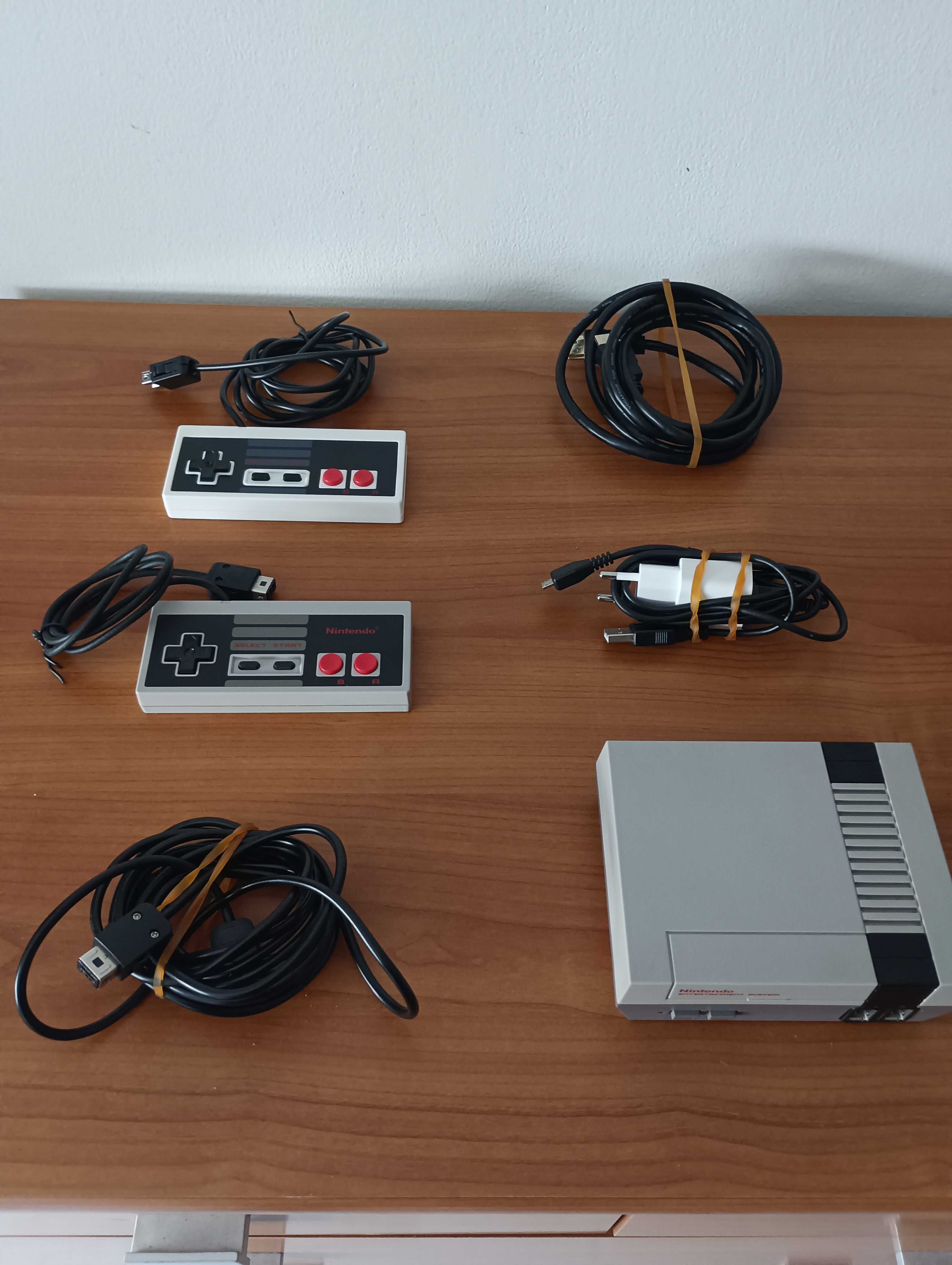 Nintendo NES com + de 50 Jogos e 2 Comandos