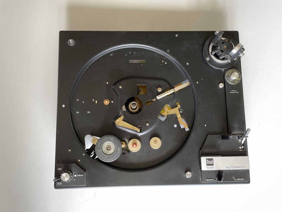 Zestaw uszkodzonych gramofonów Philips, CEC, Pioneer, Dual, Telefunken