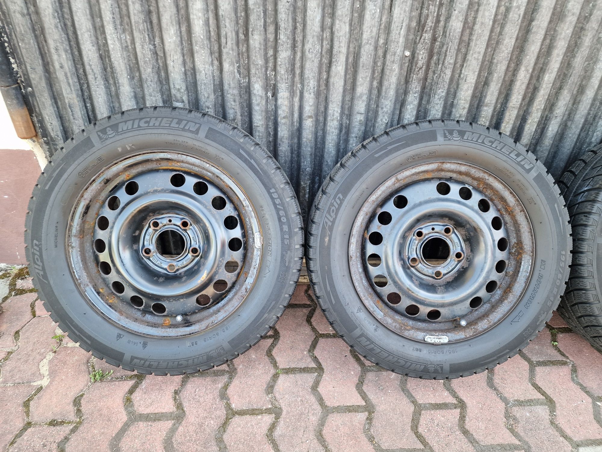 Felgi z oponami 195/60R15 Opel Astra 5x110 Corsa Meriva Vectra