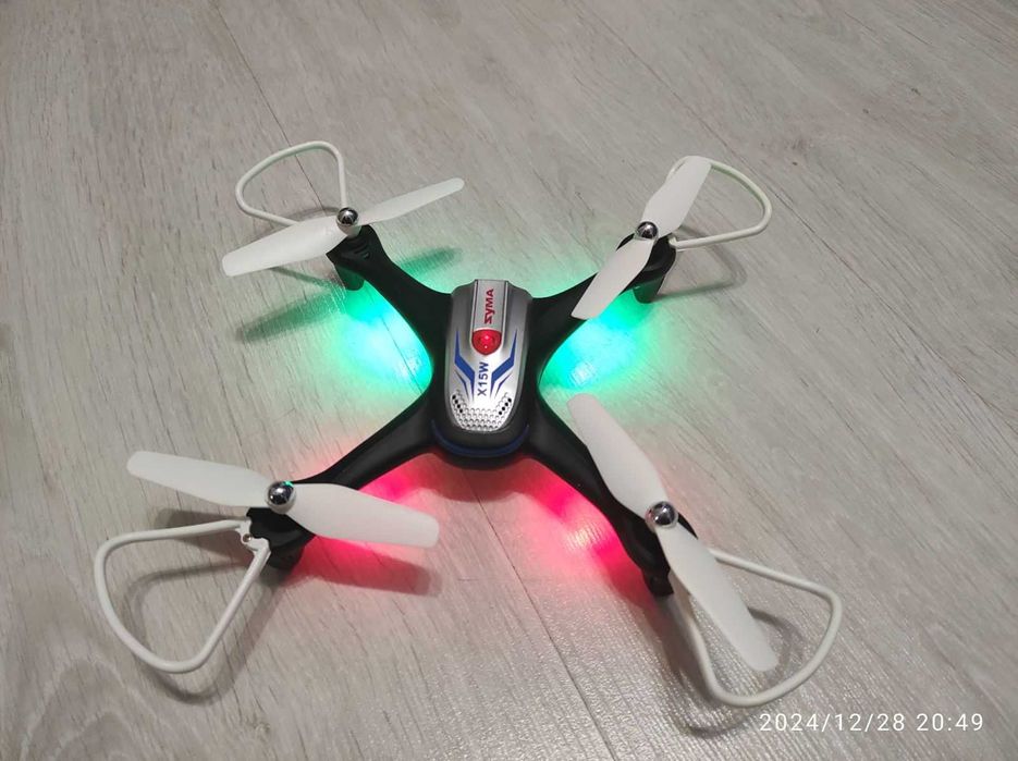 Іграшковий Квадрокоптер на радіокеруванні  Syma X15W