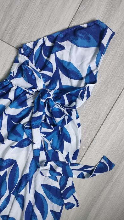 Sukienka midi z rozcięciem na jedno ramię z wiązaniem S 36