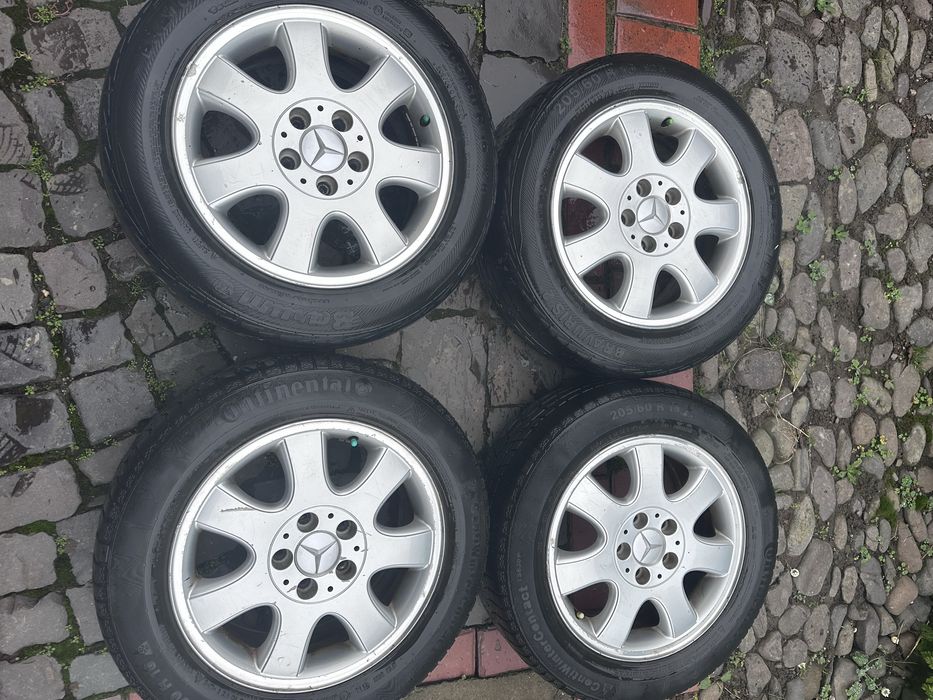 Продам титани з резиною 205-60- р16