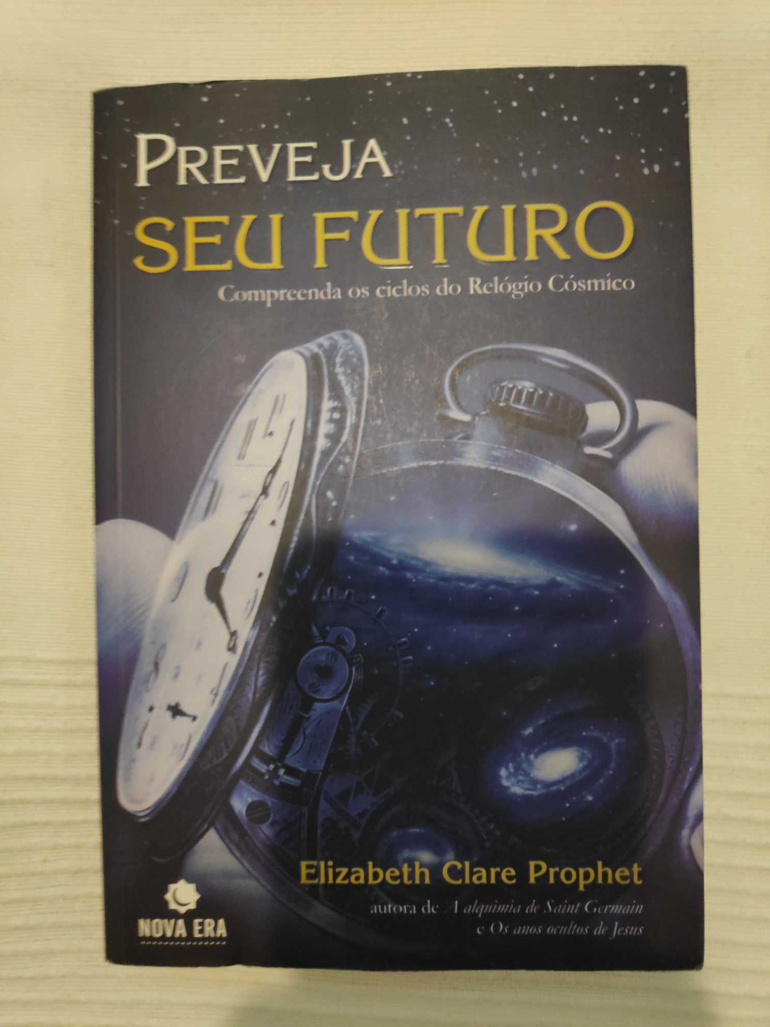 Livros com vários temas, desde filhos até exoterismo, etc.