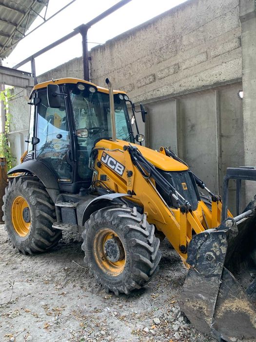 Послуги оренди спецтехніки екскаватора-навантажувача JCB 3cx БУСЬК