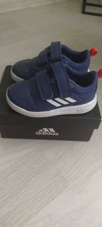 Buty dziecięce Adidas 23