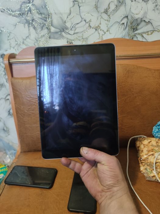 Планшет Айпад ХР 32г ( той самий 7)