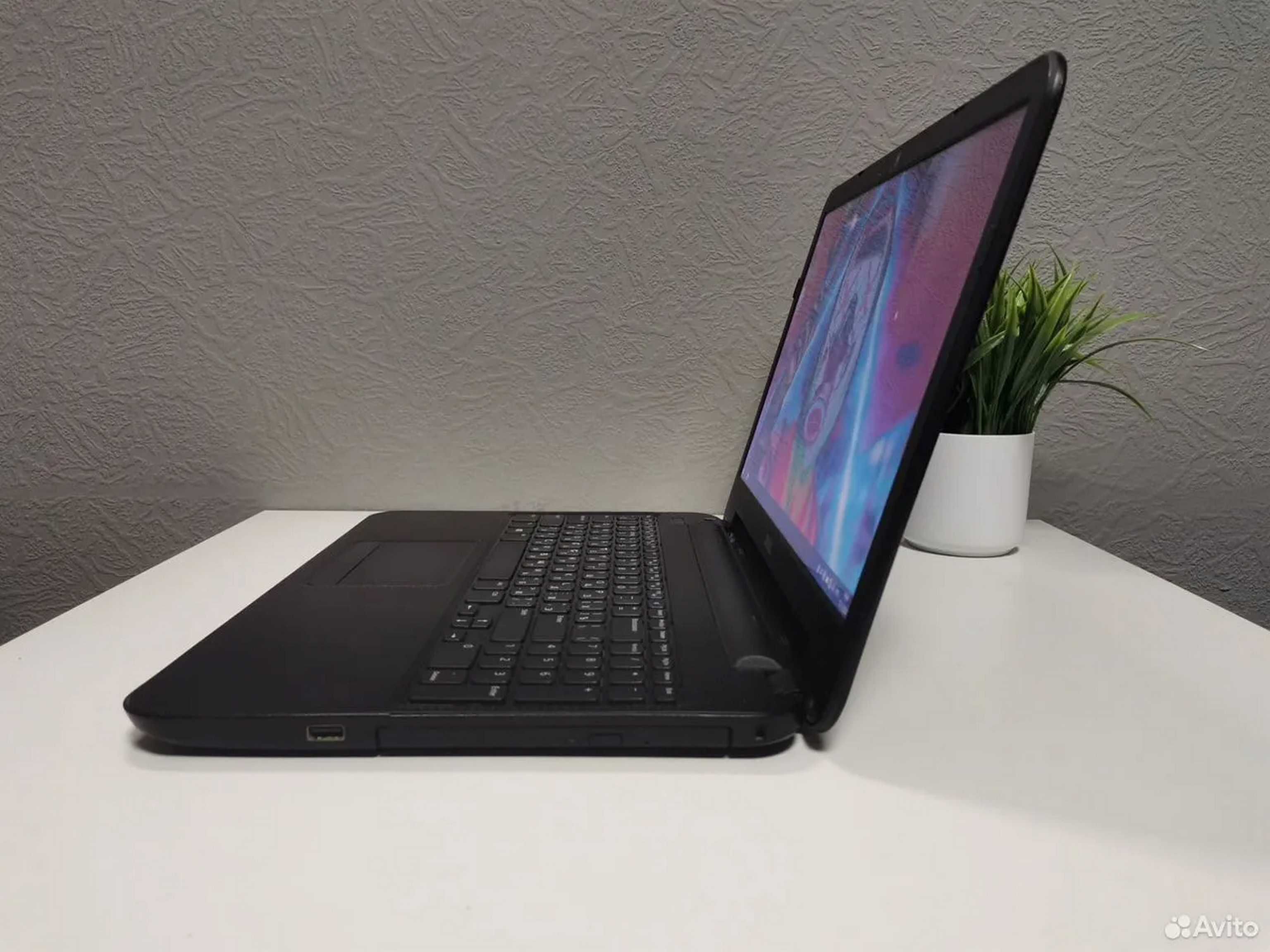 Dell Vostro 15.6" Octacore i5/8GB/256Nvme gama Profissional