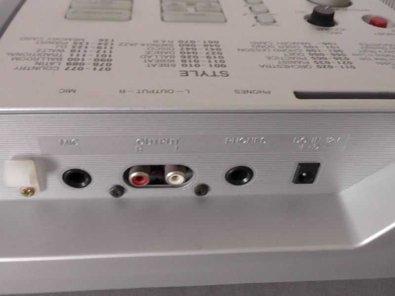 Yamaha PSR-K1 duży LCD USB uchwyt na mikrofon Dynamika Karaoke